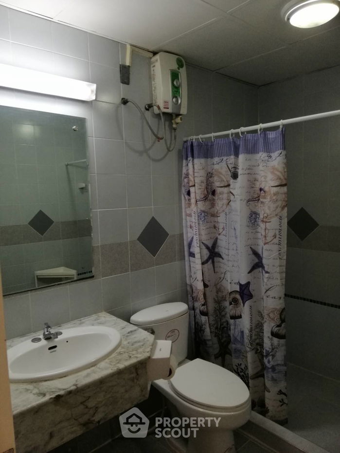 picture 1-BR Condo at Monterey Place Sukhumvit 16 near MRT Queen Sirikit National Convention Centre (ID 770982) - 8/19