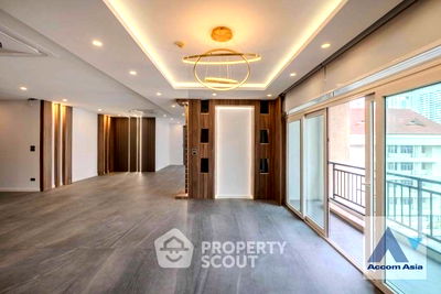 Condos for sale 700 Year Sports Arena Chiang Mai : 3-BR Condo at S Condominium close to Chiang Mai University (ID 1693324)