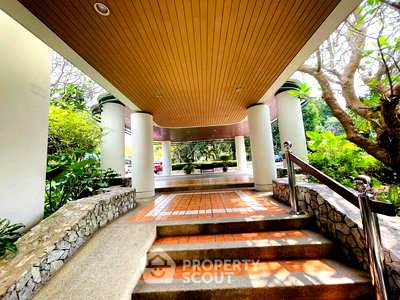 Condos for sale : 2-BR Condo at Sunshine Beach Condotel close to Pattaya (ID 2085148)