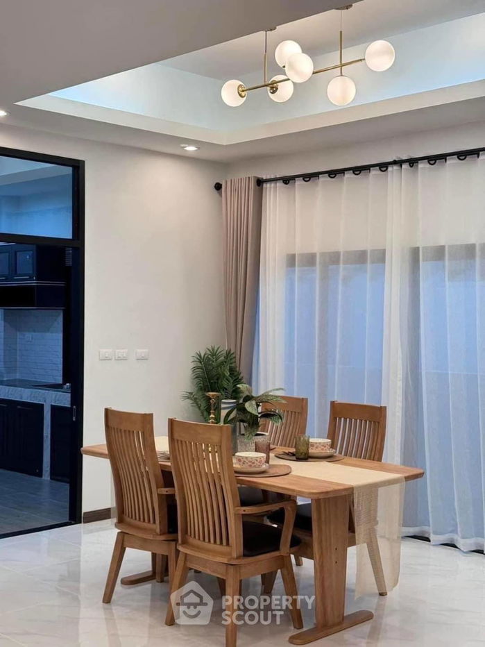 picture 3-BR House at Rattanakorn Village 20 close to Pattaya (ID 1961556) - 5/20