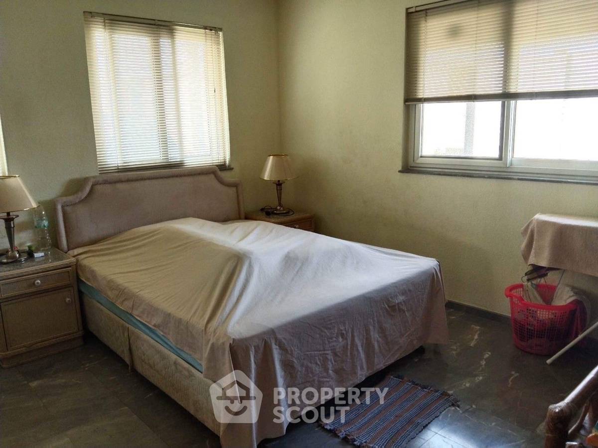 picture 3-BR House close to Pattaya (ID 1540368) - 5/12