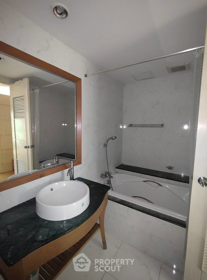 picture 2-BR Condo at The Bangkok Sukhumvit 61 Condominium near BTS Thong Lor (ID 720844) - 8/19