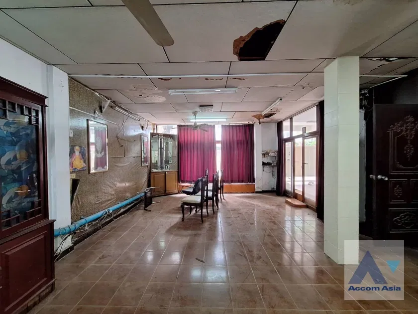 picture 🔼🔽 AccomA 📩  3 BR House in Khlong Ton Nuea (AA38658) - 2/9
