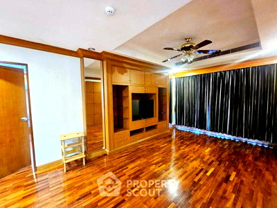 คอนโด สีลม สาธร : คอนโด 2-ห้องนอน ที่ สุพรีม วิลล์ คอนโดมิเนียม ใกล้ MRT คลองเตย (ID 2293331)