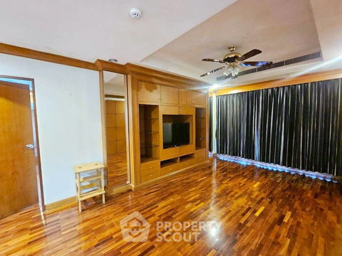 2-BR Condo at Supreme Ville Condominium near MRT Khlong Toei (ID 2293331)