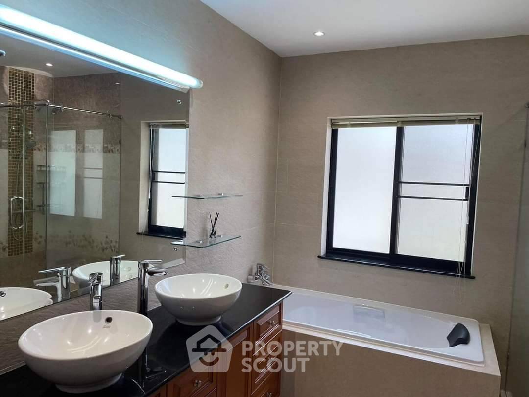 picture 3-BR Villa close to Pattaya (ID 1540114) - 4/20