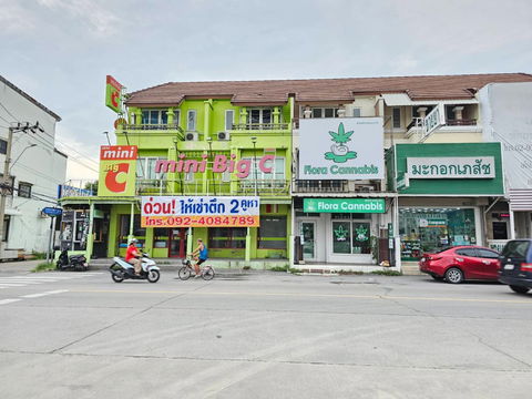 For Rent! 2-Unit Commercial Building in Prime Location at Don Mueang