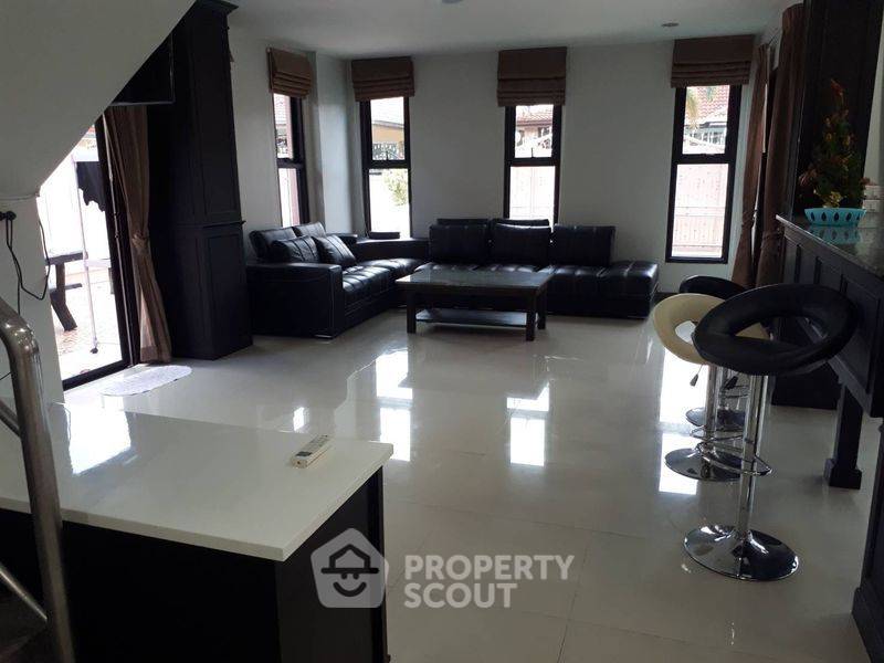 picture 6-BR House at Viewpoint Village close to Pattaya (ID 2142432) - 3/12