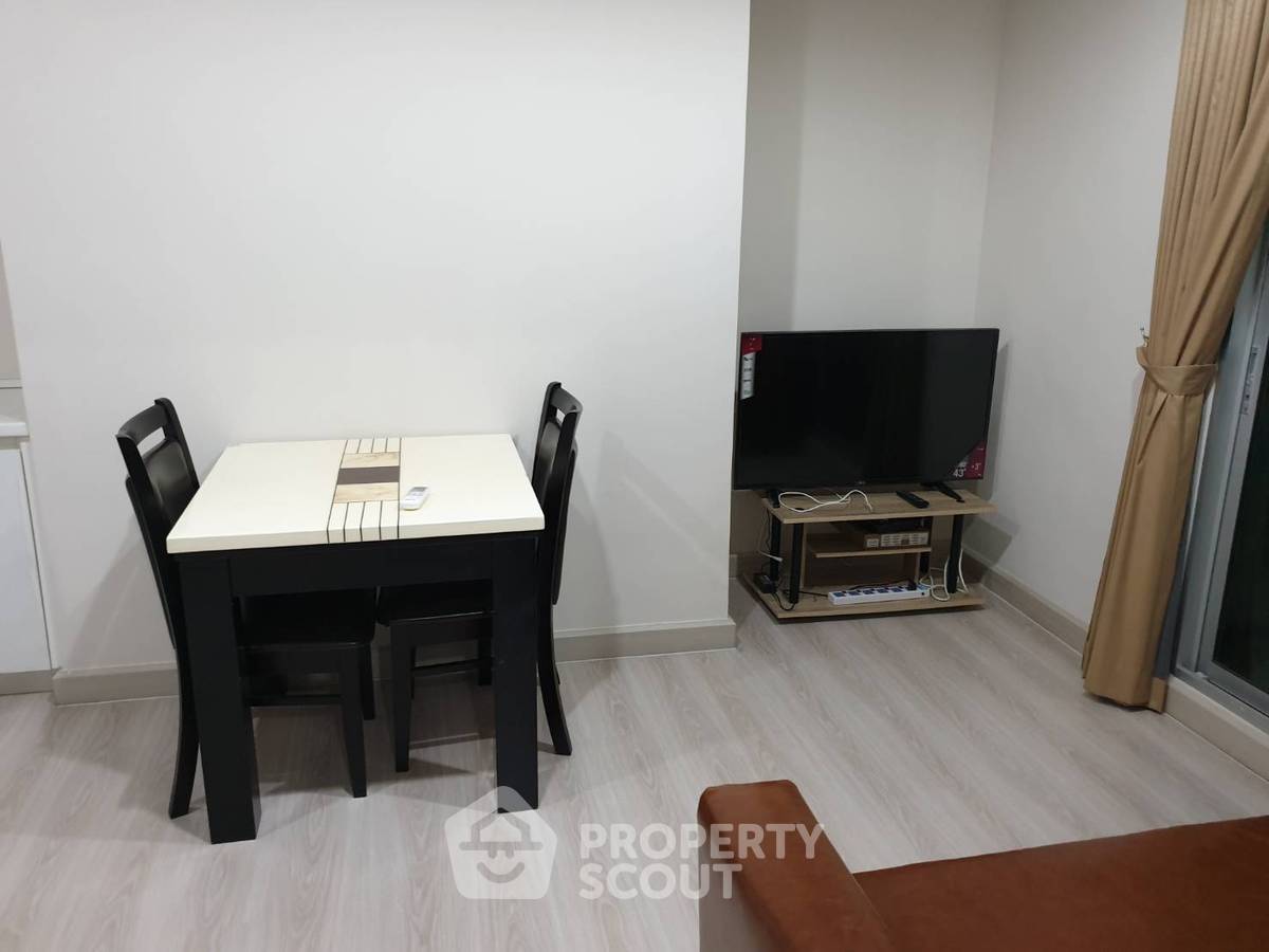 picture 1-BR Condo at Motif Condo Wongwian Yai-Talat Phlu near BTS Pho Nimit (ID 370890) - 7/14
