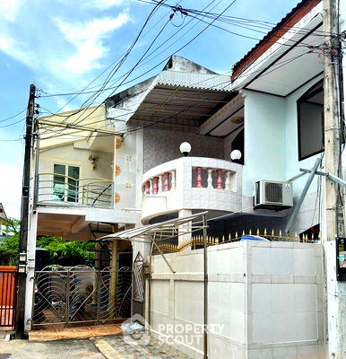 Houses for sale Nong Prue, Chonburi : 3-BR House close to Pattaya South (ID 2032898)