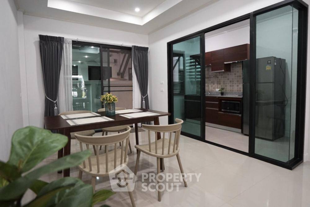 picture 3-BR Townhouse in Khlong Chan (ID 1275250) - 12/17