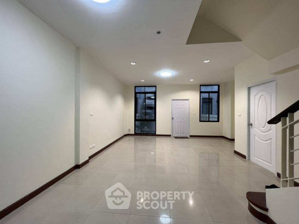 รูป ทาวน์เฮาท์ 3-ห้องนอน ใน บางนาเหนือ (ID 1415763) - รูปที่ 3/9