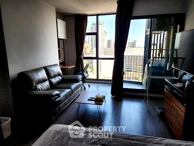 เช่าคอนโด BTS เอกมัย : คอนโด 1-ห้องนอน ที่ ริทึ่ม เอกมัย ใกล้ BTS เอกมัย (ID 2153758)