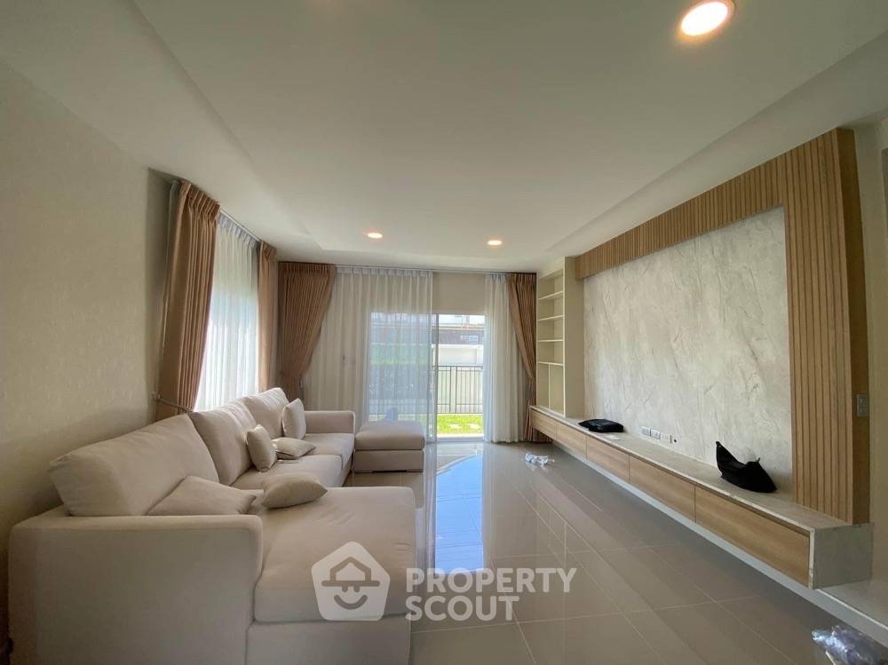 picture 4-BR House at Perfect Place Windmill Ramintra-Wongwaen in O Ngoen (ID 1594626) - 2/6