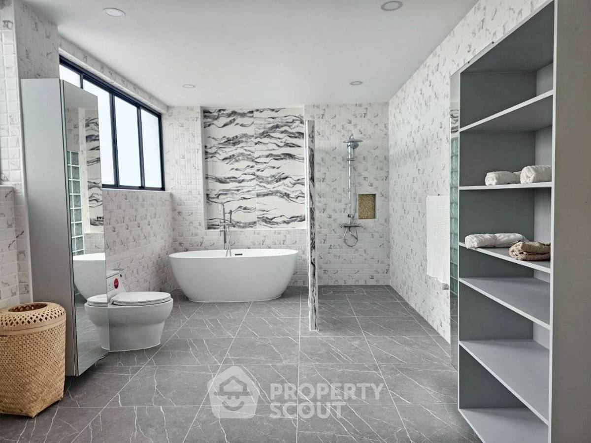 picture 5-BR Villa close to Nongnooch Garden Pattaya (ID 2151408) - 21/23