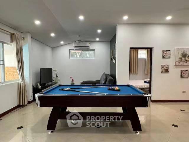 picture 3-BR House close to Pattaya South (ID 2258731) - 9/13