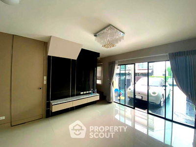 ขายทาวน์โฮม : ทาวน์เฮาท์ 3-ห้องนอน ที่ บ้านกลางเมือง ปิ่นเกล้า - จรัญฯ ใกล้ MRT บางพลัด (ID 2177674)