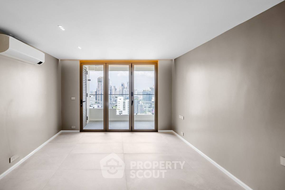 picture BRAND NEW PENTHOUSE WITH CITY AND RIVER VIEWS BEHIND EMQUARTIER IN PHROM PHONG (ID 1491574) - 13/40