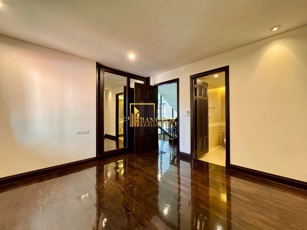รูป Baan Sukhumvit 18 - Stunning 4 Bed House With Private Pool - BR28270SH - รูปที่ 41/53