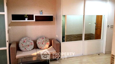 Condos for sale : 1-BR Condo at The Station Sathorn-Bangrak near BTS Saphan Taksin (ID 592615)