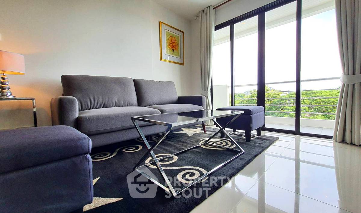 picture 2-BR Condo at Golden Coast 2 (ID 1748838) - 3/5