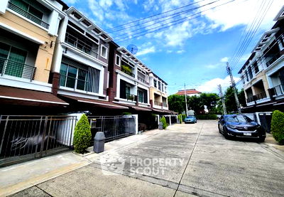 ทาวน์โฮม รร.แย้มจาดวิชชานุสรณ์  : ทาวน์เฮาท์ 3-ห้องนอน ใน คลองกุ่ม (ID 1919731)