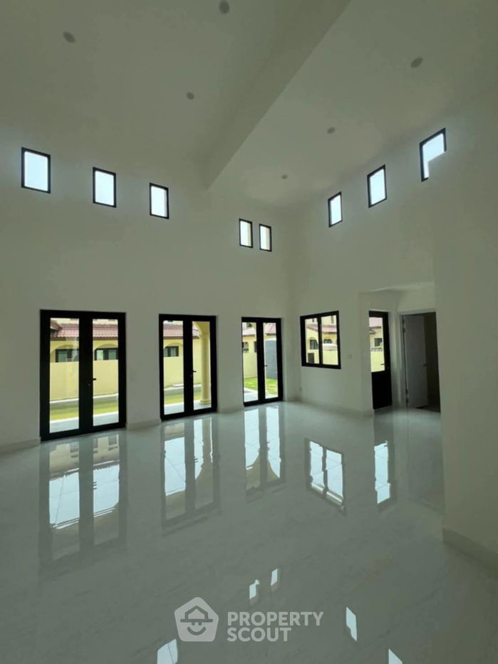 picture 3-BR Villa in Na Chom Thian (ID 2242600) - 9/13