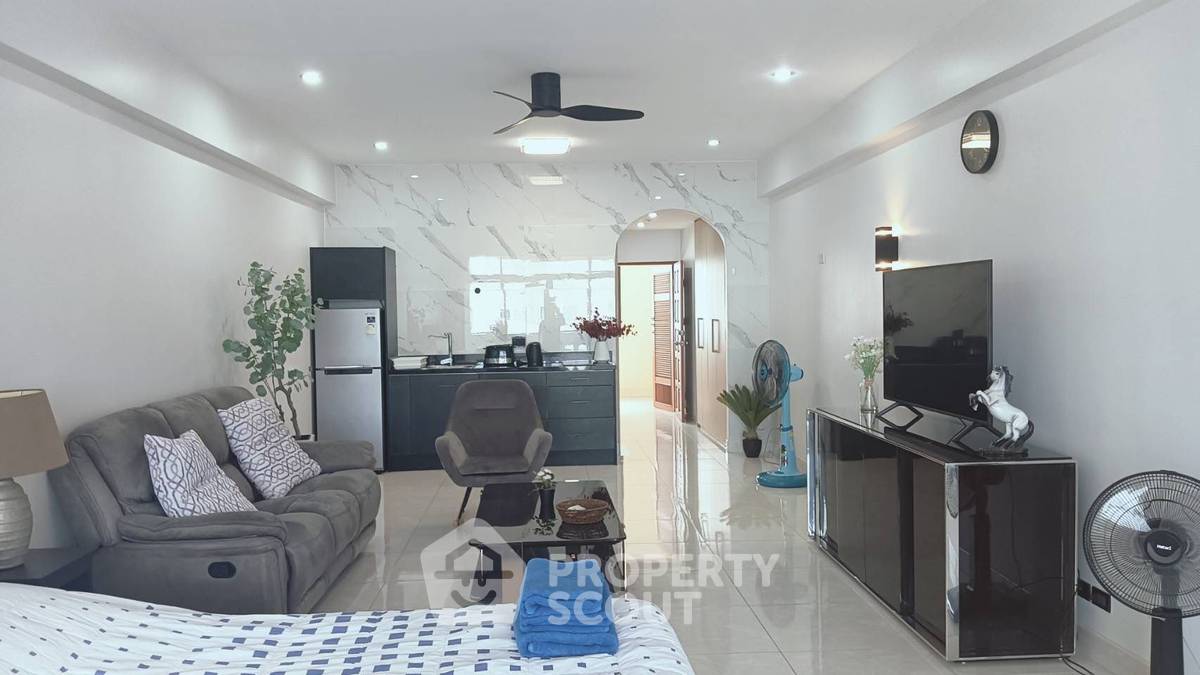 picture 1-BR Condo at Jomtien Complex Condotel close to Jomtien Beach (ID 2107278) - 9/19