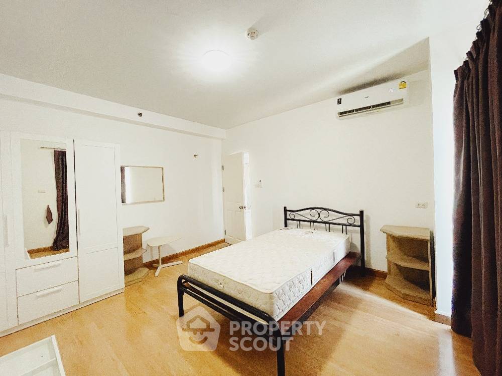 picture 2-BR Condo at Supalai Park Srinakarin in Nong Bon (ID 1594436) - 3/18