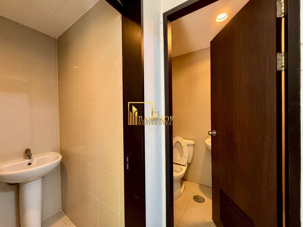 รูป Baan Sukhumvit 18 - Stunning 4 Bed House With Private Pool - BR28270SH - รูปที่ 53/53