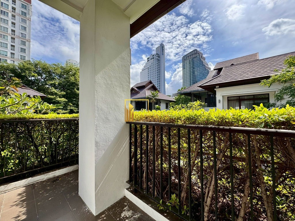 รูป Baan Sukhumvit 18 - Stunning 4 Bed House With Private Pool - BR28270SH - รูปที่ 36/53