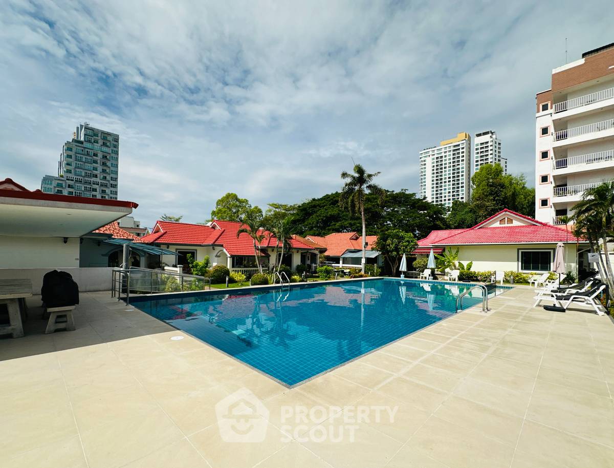 picture 3-BR House close to Phratamnak (ID 2068908) - 3/7