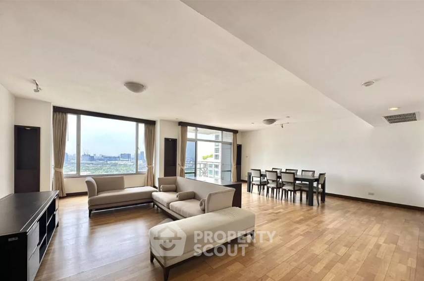 picture 4-BR Condo at All Seasons Mansion Condominium near BTS Phloen Chit (ID 1938424) - 1/7