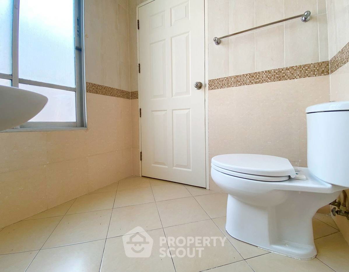รูป ทาวน์เฮาท์ 3-ห้องนอน ที่ บ้านกลางเมือง มอนติ-คาร์โล ใน ลาดยาว (ID 2294599) - รูปที่ 31/38