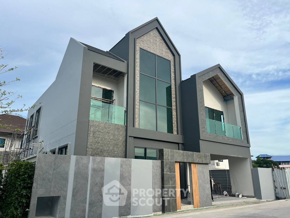 picture 4-BR Villa at Madcha Le Villa (Baan Mae 6) close to Pattaya (ID 1268957) - 3/19