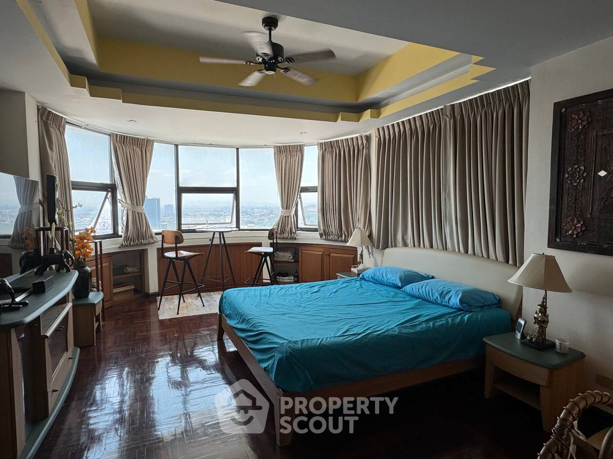 picture 2-BR Condo at Jomtien Complex Condotel close to Jomtien Beach (ID 1530477) - 11/11