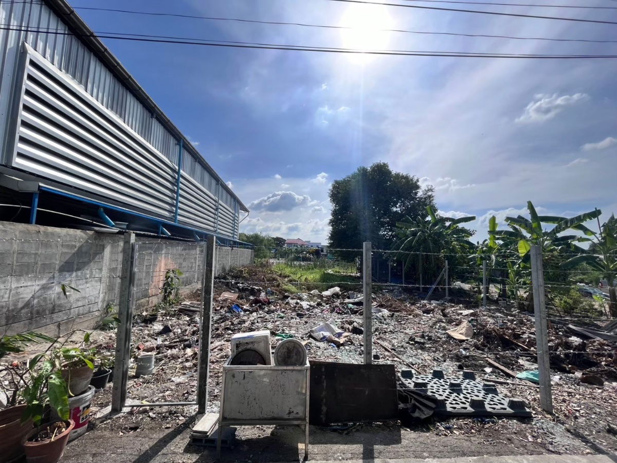 picture For Sale by Owner: Land in Soi Sridan 3/3, 99 sq.wah, only 250 meters from Srinakarin Road. - 7/11