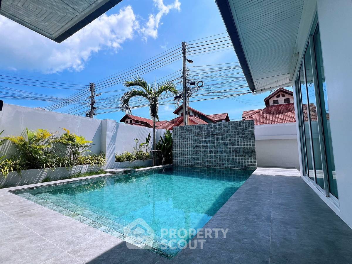 รูป วิลล่า 4-ห้องนอน ใกล้ เมืองพัทยา (ID 2129549) - รูปที่ 1/17