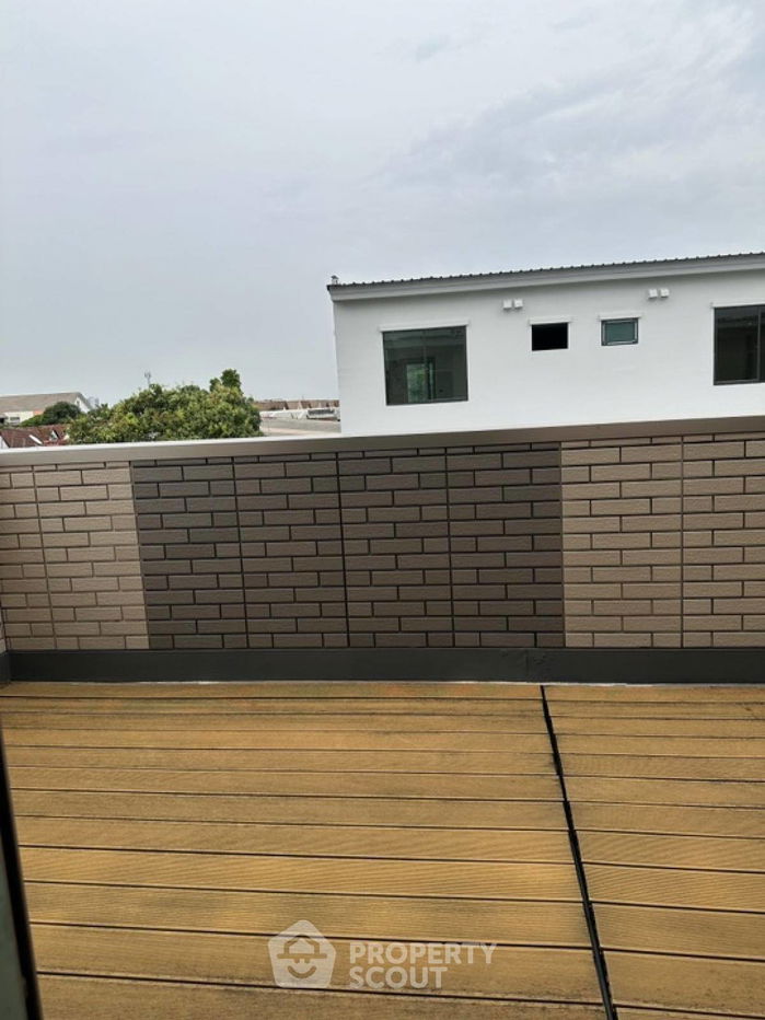 picture 4-BR Townhouse at Siamese Blossom @ Fashion in Khan Na Yao (ID 1602646) - 6/9