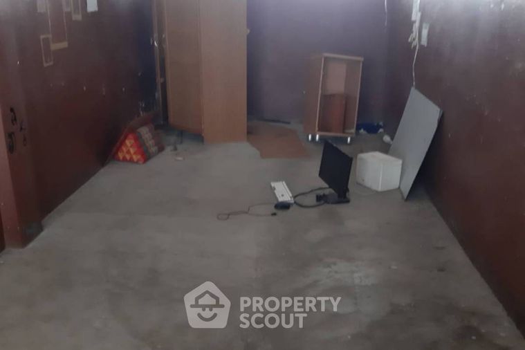 4-bed townhouse for sale, 328 sqm, 34 sq wah, Chom Thong