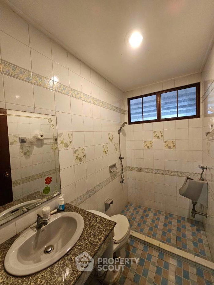 picture 4-BR House near BTS Samrong (ID 1434427) - 7/11