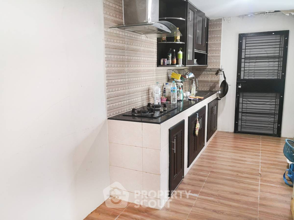 รูป บ้าน 3-ห้องนอน ที่ ภัสสร เทพารักษ์-บางนา ใน บางปลา (ID 2260873) - รูปที่ 9/20
