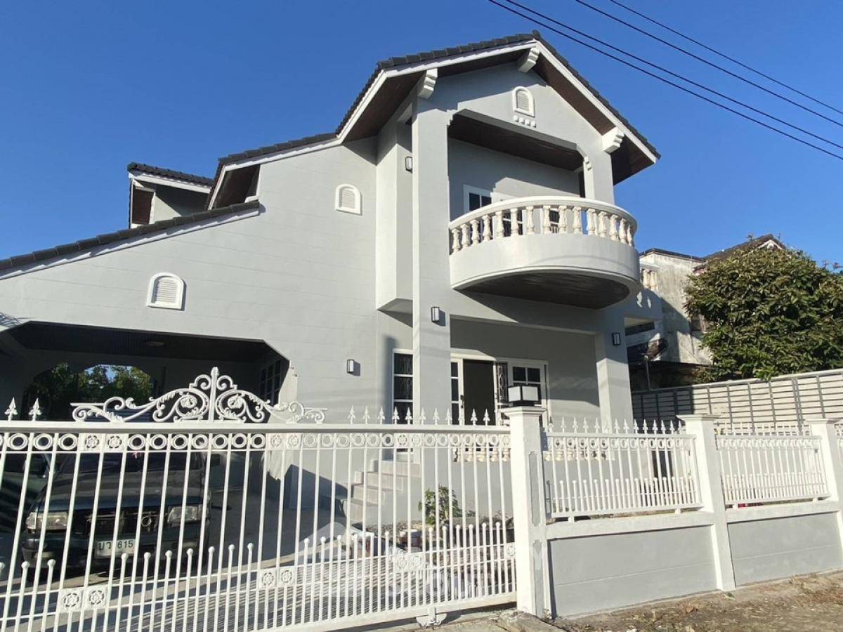 picture 4-BR House at Nakarin Garden in Khlong Sam Prawet (ID 1592911) - 1/7