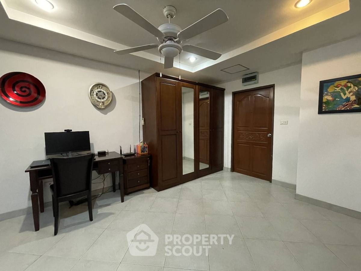 picture 3-BR Condo at Jomtien Beach Mountain Condominiums close to Pattaya (ID 2191298) - 5/19
