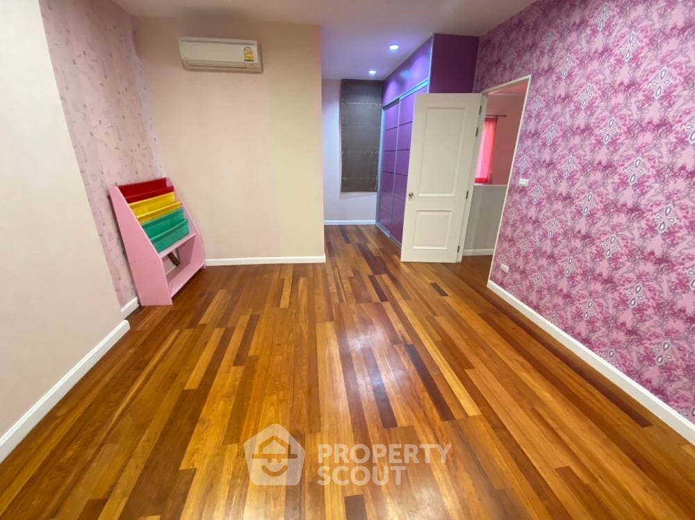 รูป บ้าน 5-ห้องนอน ที่ วิลล่า นครินทร์ อ่อนนุช-วงแหวน ใกล้ ท่าอากาศยานสุวรรณภูมิ (ID 1308477) - รูปที่ 4/41