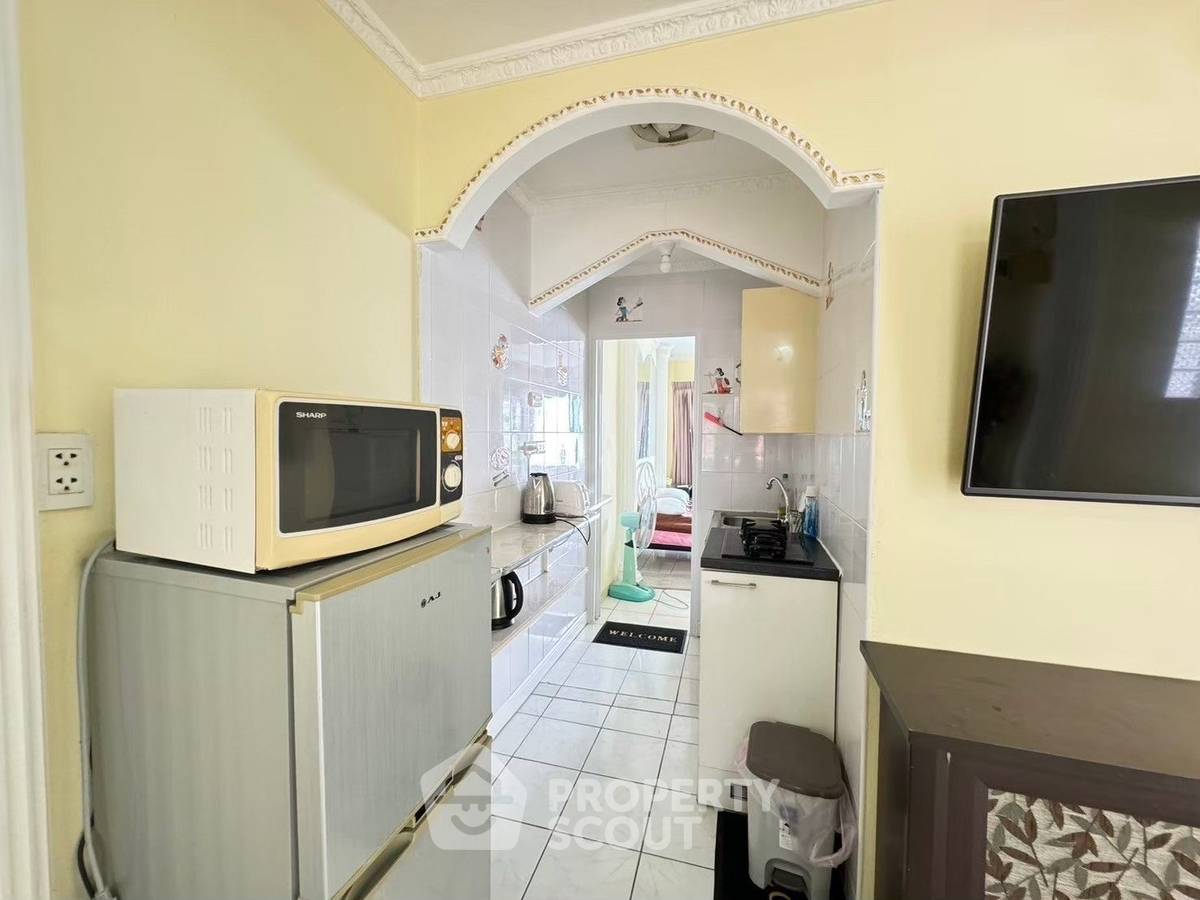picture 3-BR House close to Pattaya South (ID 2032898) - 2/17