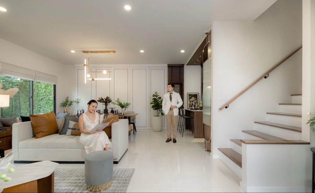 picture For sale: Luxury semi-detached house, Grand Britannia Bangna-, beautiful, cheap, near Airport Link Lat Krabang. Interested? Add me on Line @841qqlnr. - 4/17