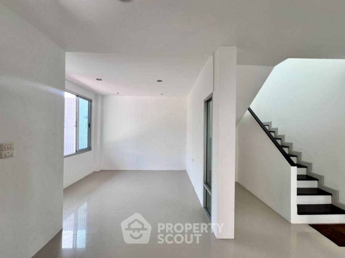 picture 3-BR House at The Tara Ramintra in Bang Chan (ID 1675378) - 5/6