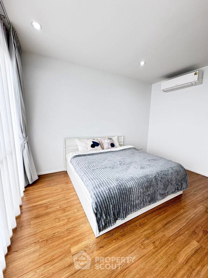 picture 3-BR Townhouse at Baan Klang Muang Rama 9-Krungthep Kreetha close to Suvarnabhumi Airport (ID 2285501) - 11/38