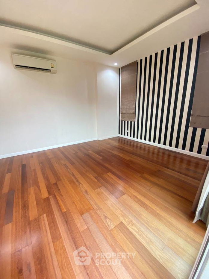 รูป บ้าน 5-ห้องนอน ที่ วิลล่า นครินทร์ อ่อนนุช-วงแหวน ใกล้ ท่าอากาศยานสุวรรณภูมิ (ID 1308477) - รูปที่ 15/41